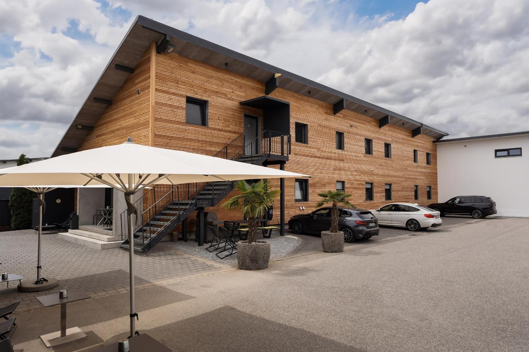 Aparthotel Nah Dran Dingolfing Exterior photo